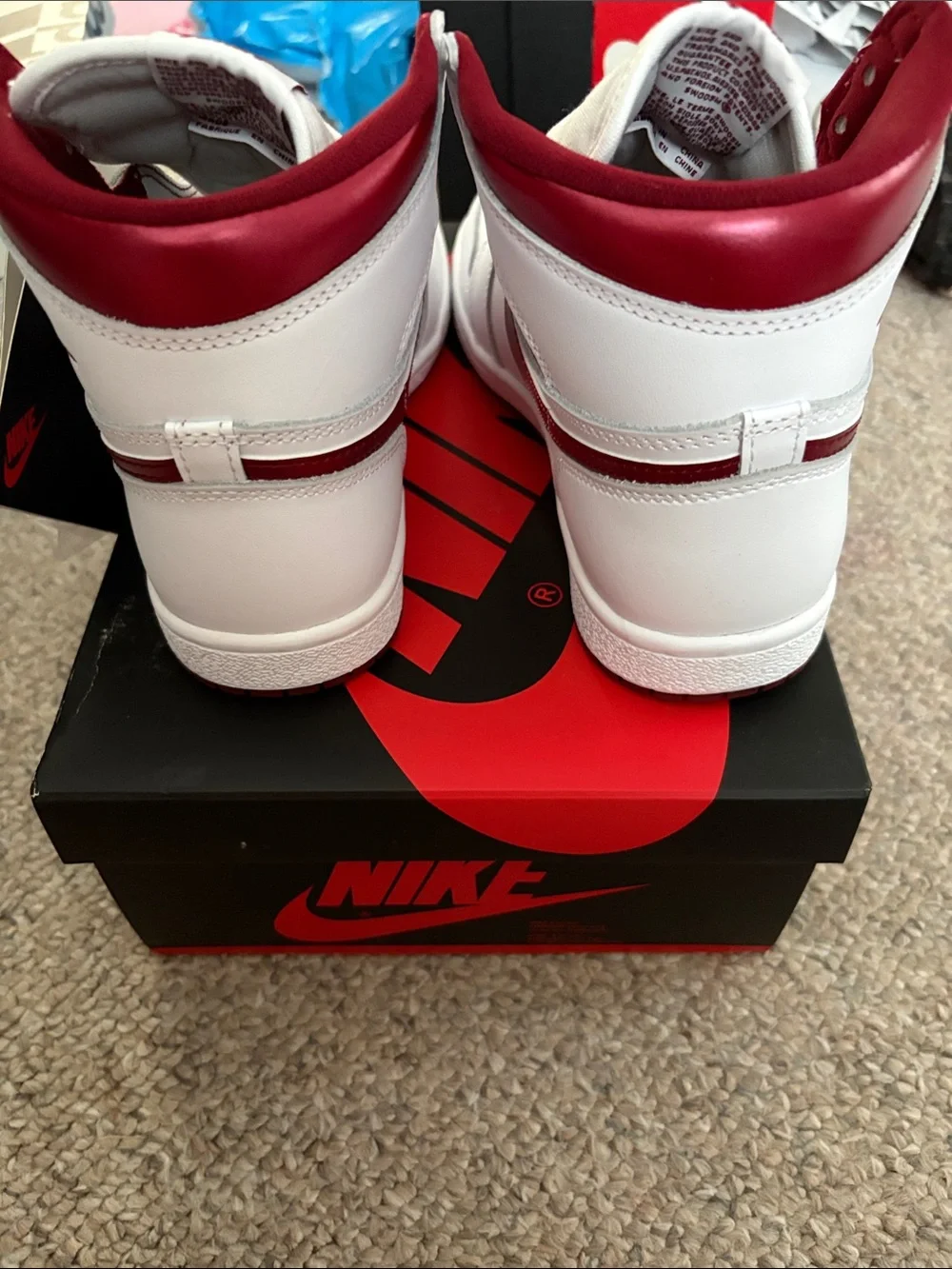 Air Jordan 1 HI Men’s 7.5 white and red